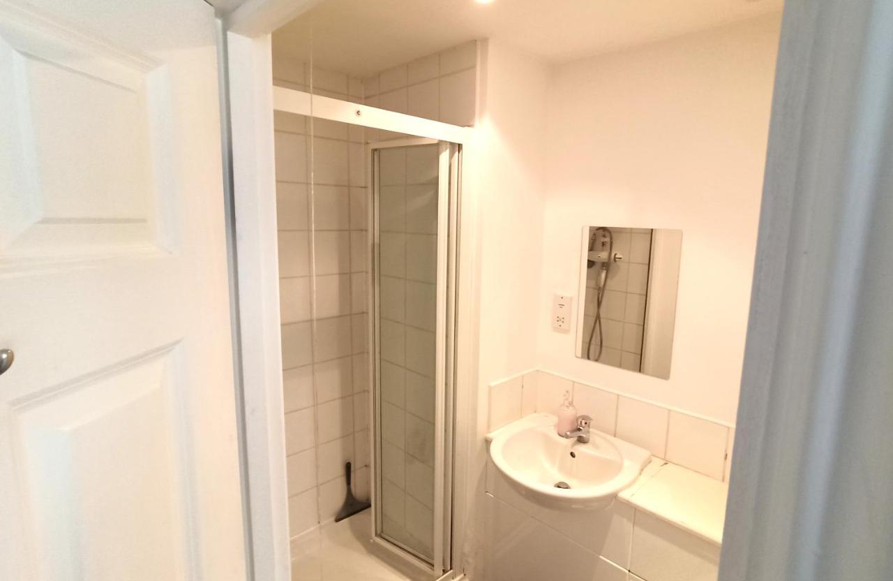 Bright, Chilled Ensuite Db Room In A Shared Flat! London Exterior foto